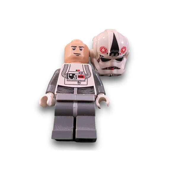 Lego Star Wars AT-AT Driver - Dark Gray Smirking Head Minifigure - Picture 1 of 4